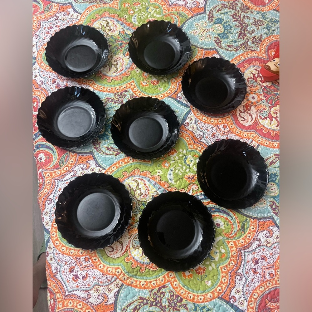 Set of 8 Black Glass Scalloped 8” Bowls